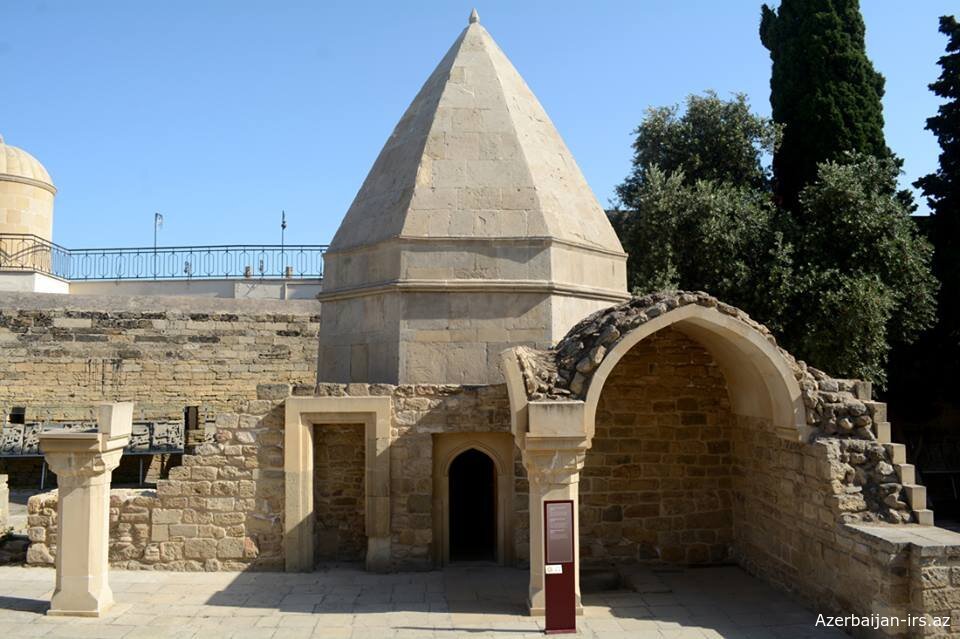 Seyid Yəhya türbəsi