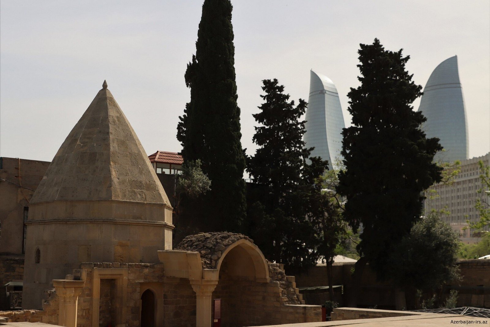 Seyid Yəhya türbəsi